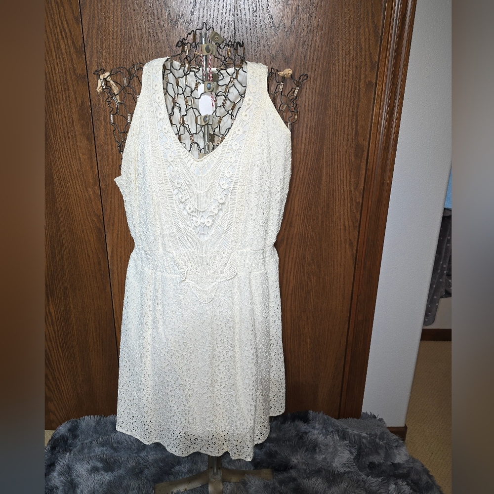 White lace and crochet dress